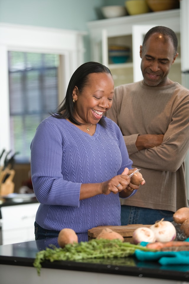 kitchen-blk-couple-sm